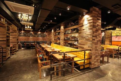 150㎡火鍋店，考慮復古風
